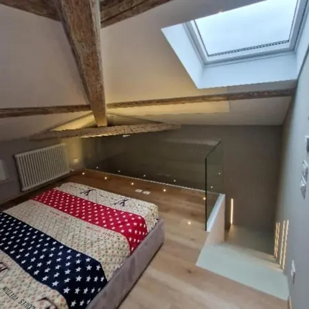 Luxury Duplex 50 Apartment *