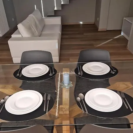 Luxury Duplex 50 Apartment *